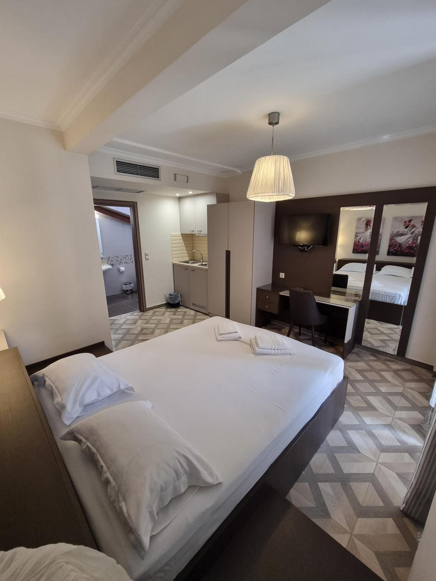 Sissy'S Boutique Apartments Paralia Katerinis Exterior photo
