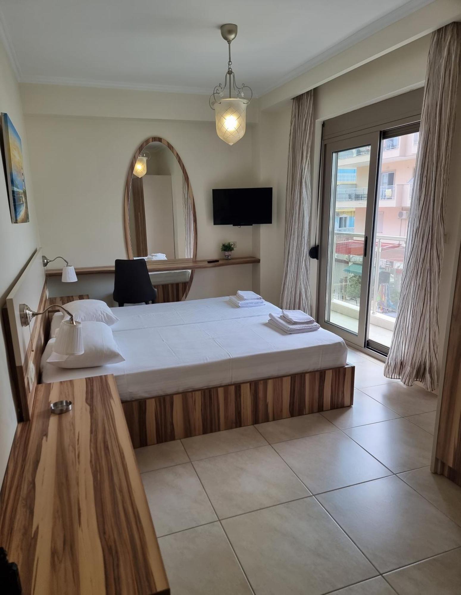 Sissy'S Boutique Apartments Paralia Katerinis Exterior photo