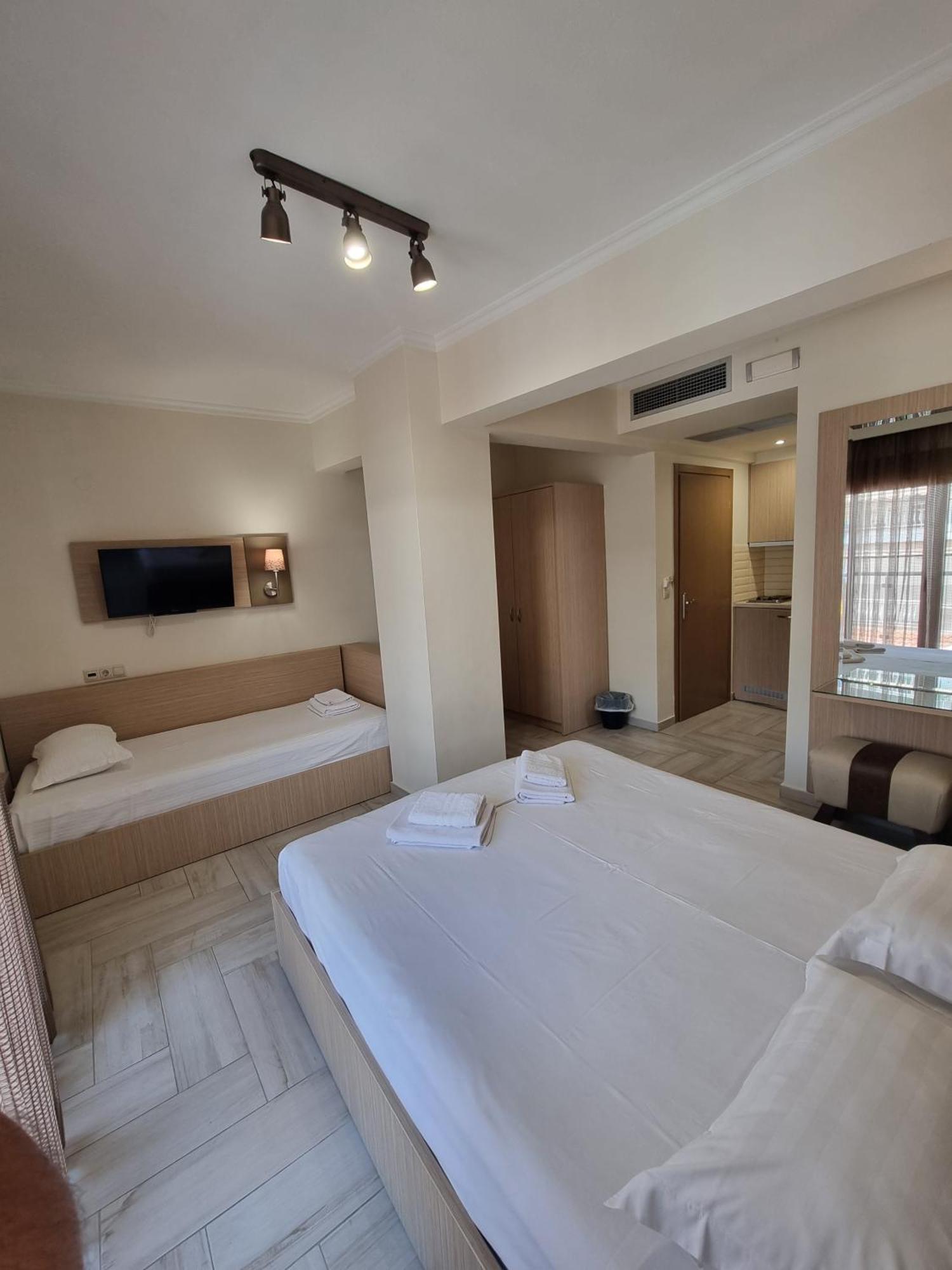 Sissy'S Boutique Apartments Paralia Katerinis Exterior photo